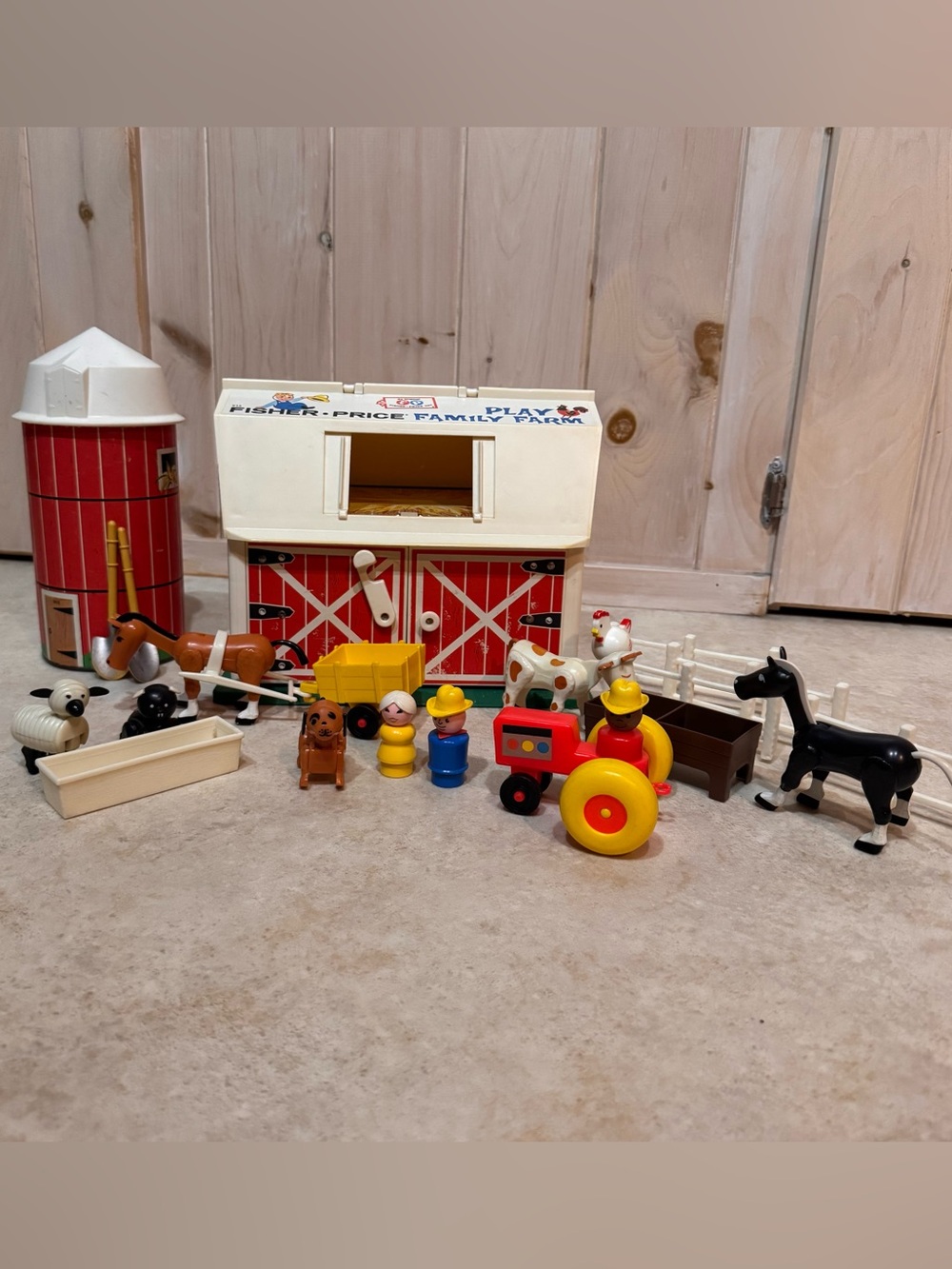 Vintage Fisher Price Play Family Farm 1968 Barn Silo Animals Figures Extras #915